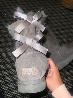 UGG Women's Light Gray Suede Bow-Back Shearling Boots